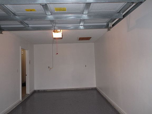 5th image of 659 Sandalwood Dr