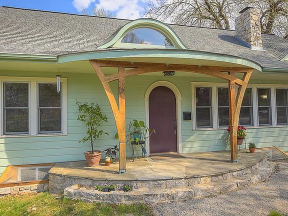 4th image of 8202 W 58th St