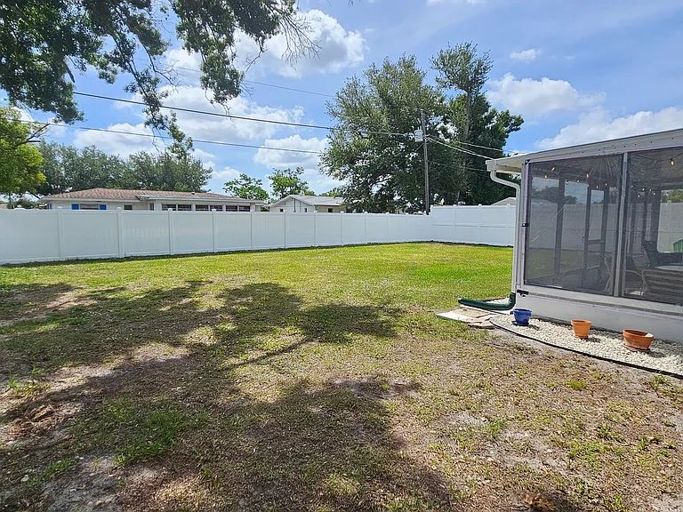 426 Pineview Dr — Photo 15