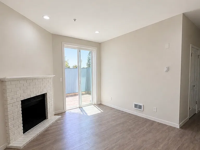 465 Cork Harbour Cir #C — Photo 1