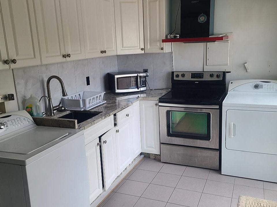 1st image of 2390 2nd St