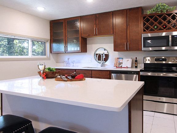 Gourmet Island Kitchens