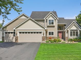 3637 Commonwealth Rd, Woodbury, MN 55125