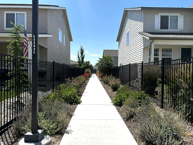 245 E Caldera St — Photo 54