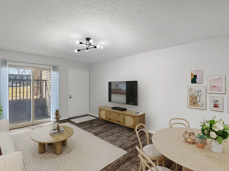 240 Chapel Ridge Dr — Photo 16