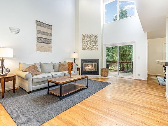 5th image of 678 Totten Way