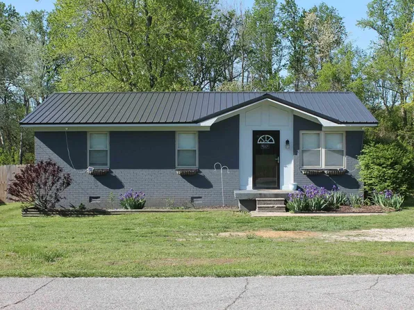 692 Evergreen St, Dresden, TN 38225