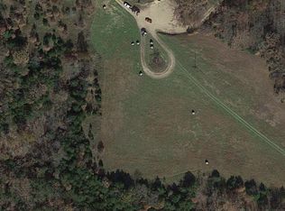 432 County Rd, New Bloomfield, MO 65063