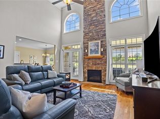 7550 Haw Meadows Dr, Kernersville, NC 27284