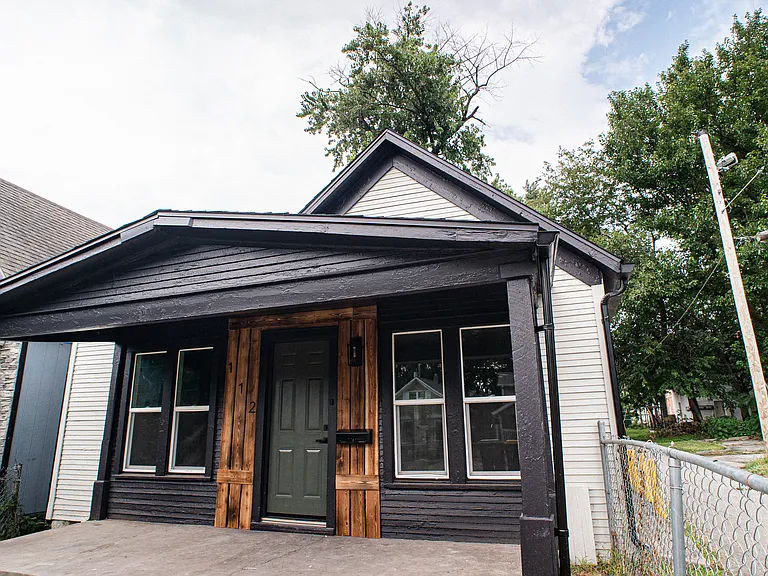 112 Topping Ave — Photo 3