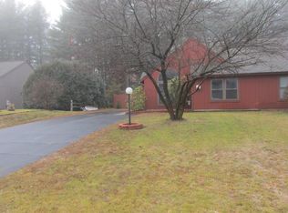 48 Queen Mary Dr, Queensbury, NY 12804