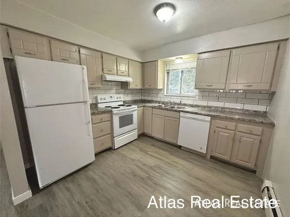 64 Newport Cir APT 3A, Colorado Springs, CO 80906