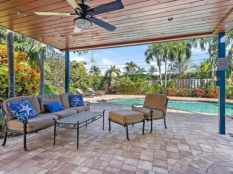 7424 Venetian Way — Photo 31