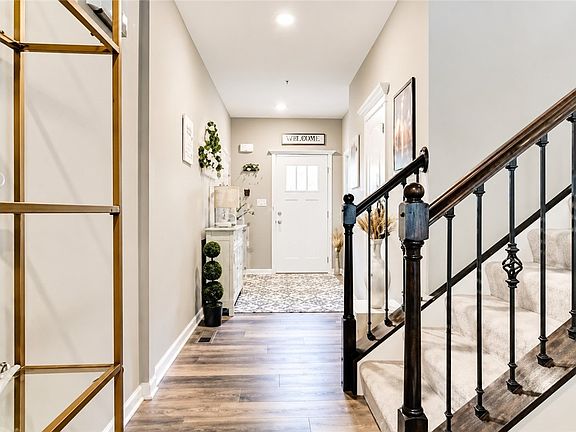 4th image of 380 Trinity Way
