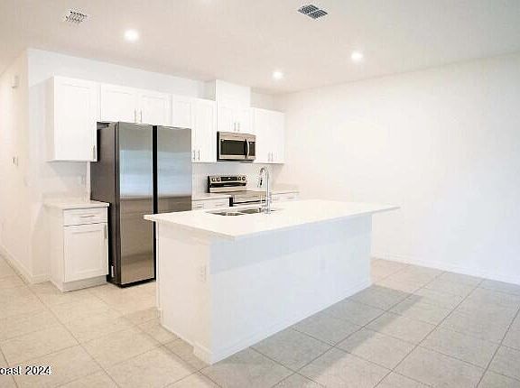 5th image of 498 San Filippo Dr SE