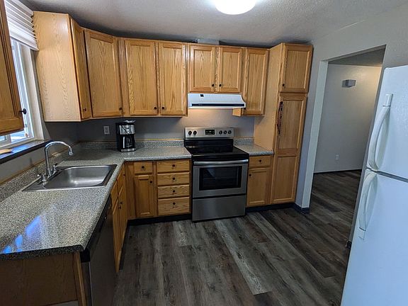 5th image of 801 Barksdale Ave