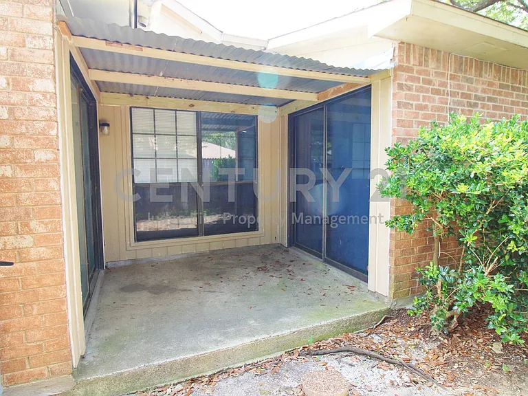405 Pogue St — Photo 11