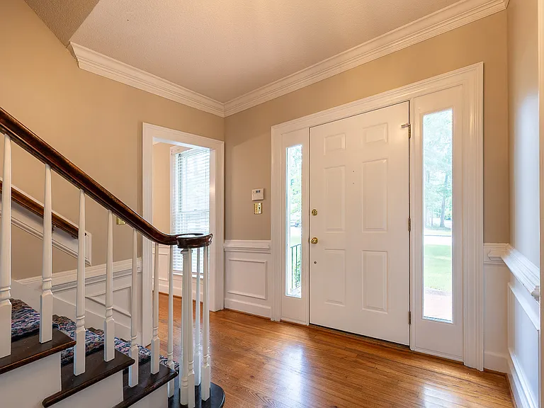 4135 Knollcrest Cir N — Photo 6