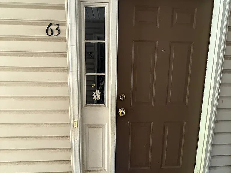 63 Inverness Dr — Photo 3