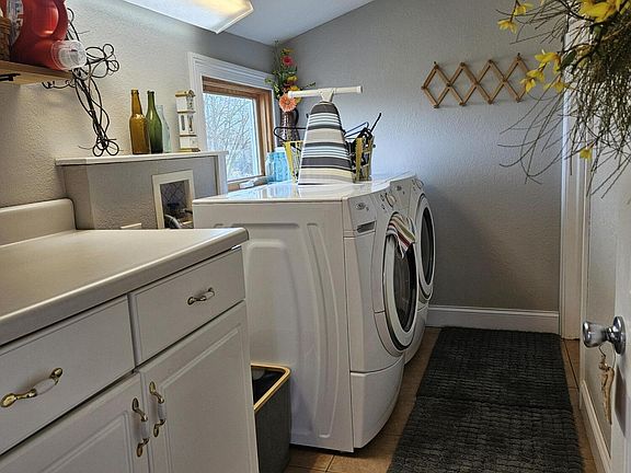 5th image of 350 Portage Rd