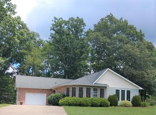 199 Shady Lake Dr, Shady Spring, WV 25918