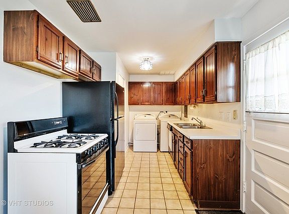 3rd image of 315 Linden Ave