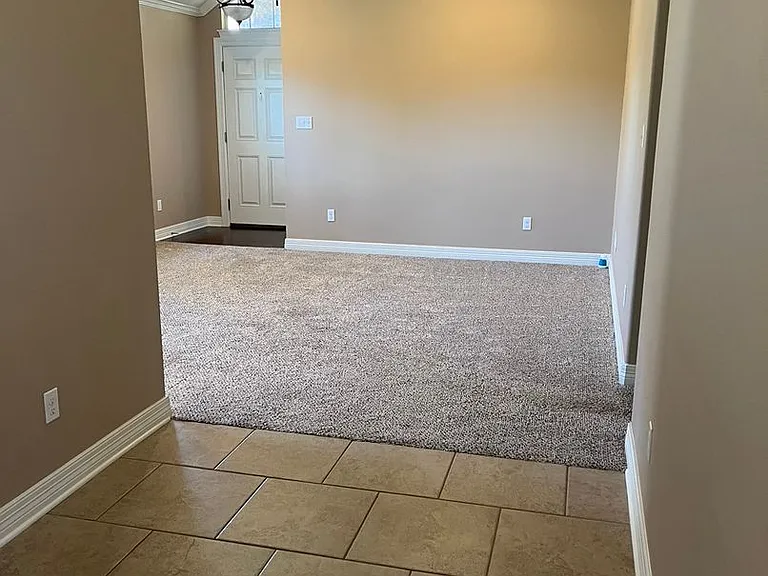 419 Jordan Dr — Photo 4