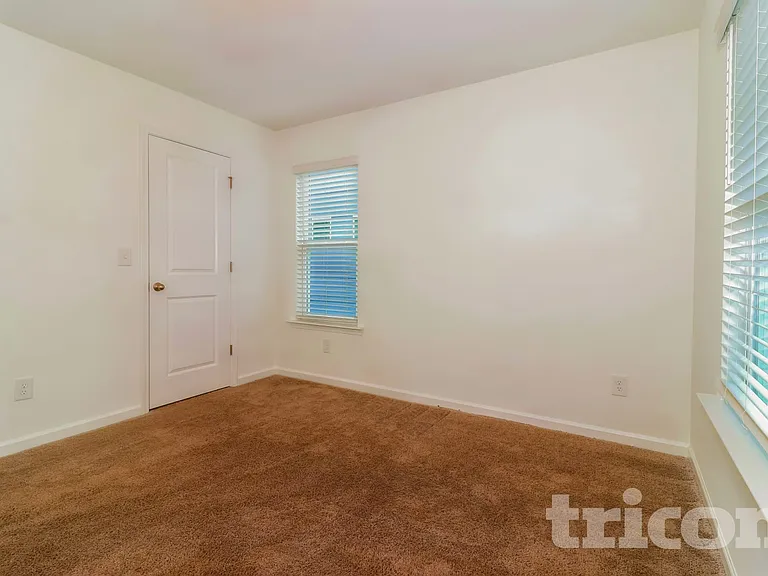 2300 Rosemary Park Ln — Photo 9