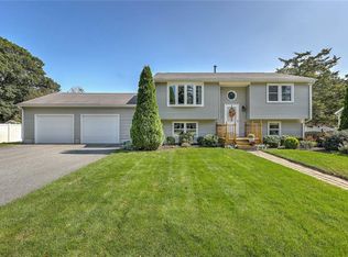 346 Beachwood Dr, Warwick, RI 02818