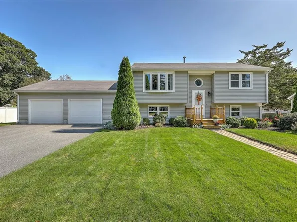 346 Beachwood Dr, Warwick, RI 02818