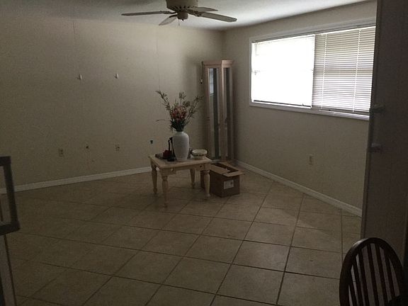 2nd image of 2443 Stein St