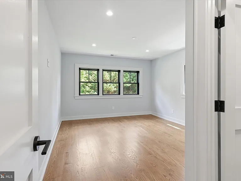 5921 Chesterbrook Rd — Photo 61