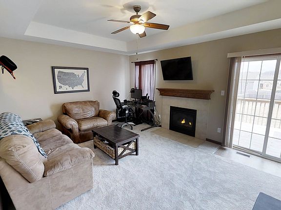 3rd image of 1007 Dakota Ln
