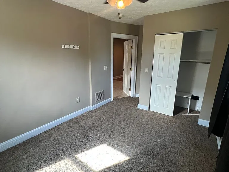 2536 Adams Ave — Photo 2