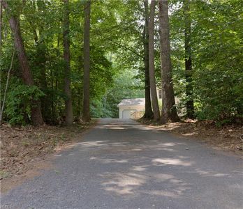 8153 Meandering Ln, James store, VA, 23128