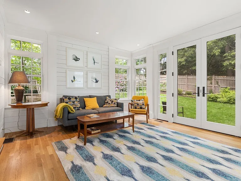 205 Brattle St — Photo 13