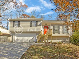 2912 Trotters Crest Dr, Snellville, GA 30039