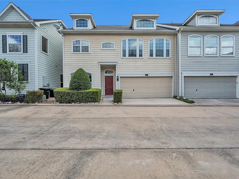 2614 Shady Acres Ct — Photo 40