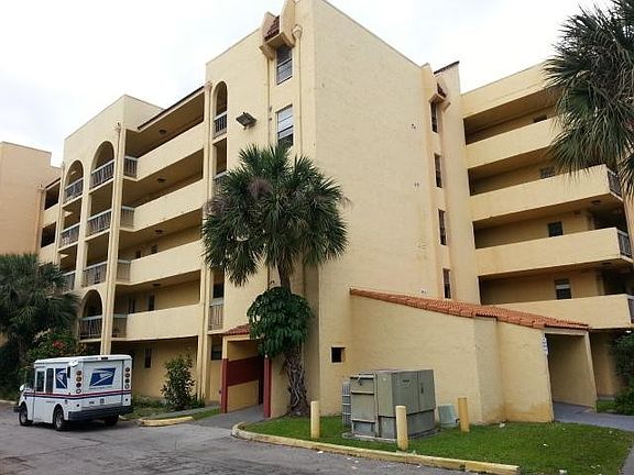 3rd image of 9440 Fontainebleau Blvd APT 116