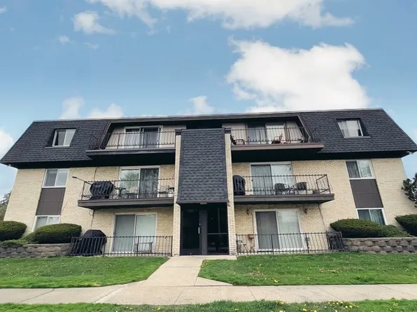 11135 S 84th Ave APT 1B, Palos Hills, IL 60465