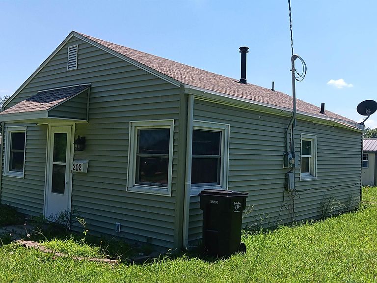 Listing photo 2