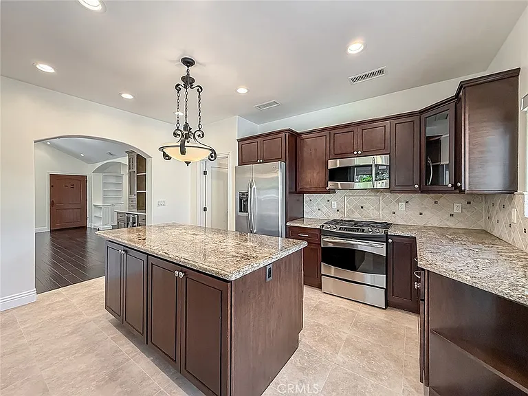 5960 Balcom Ave — Photo 14