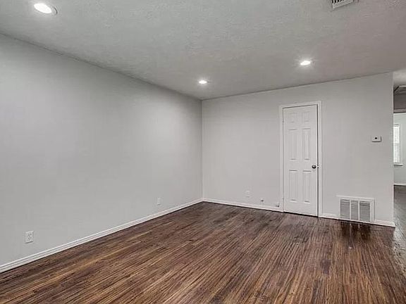 5th image of 1127 S Davis Dr