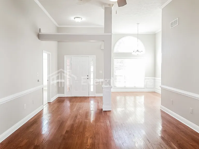 20 Wisteria Way — Photo 3