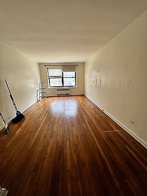 2nd image of 48 Saint Pauls Pl APT 1C