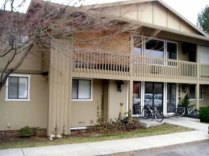1419 W Camel Back Ln #101
