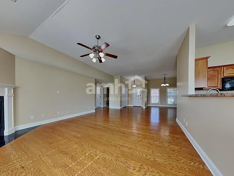 1061 Saint Johns Dr — Photo 7