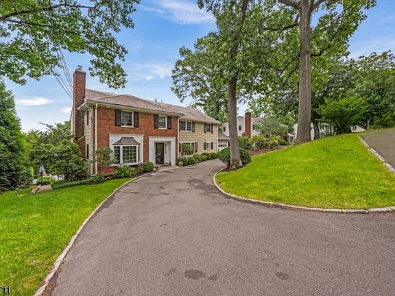 5th image of 18 Kings Hill Ct