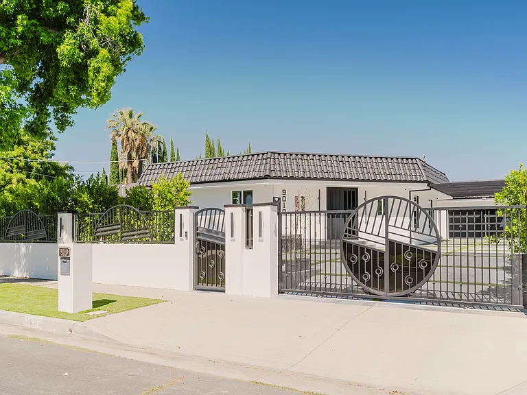 9010 Dempsey Ave — Photo 3