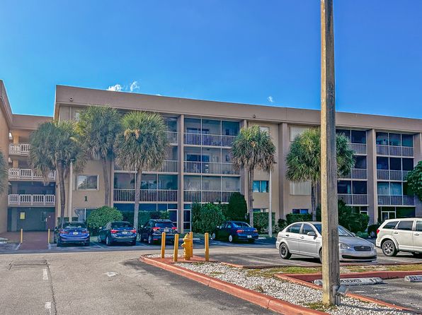 17000 NW 67th Ave APT 417